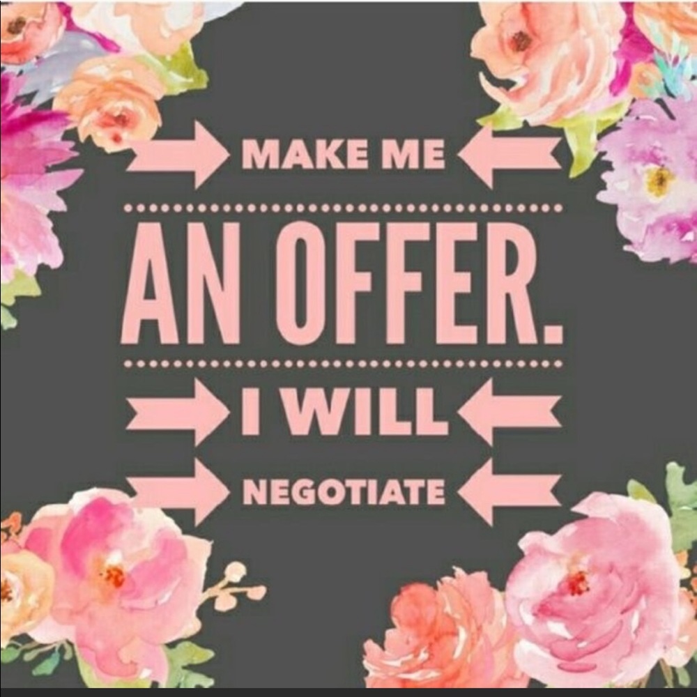 MAKE A OFFER ❤️